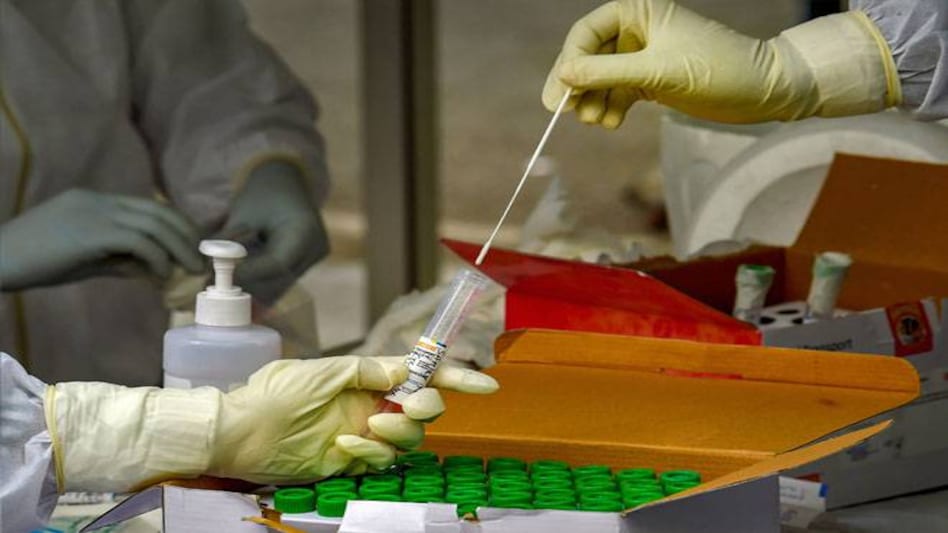 The study, however, warned that mouthwashes are not suitable for treating COVID-19 infections The study, however, warned that mouthwashes are not suitable for treating COVID-19 infections