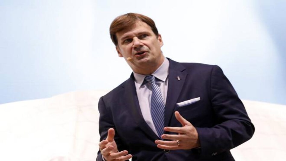 Jim Farley to lead Ford with CEO Jim Hackett set to retire Jim Farley to lead Ford with CEO Jim Hackett set to retire