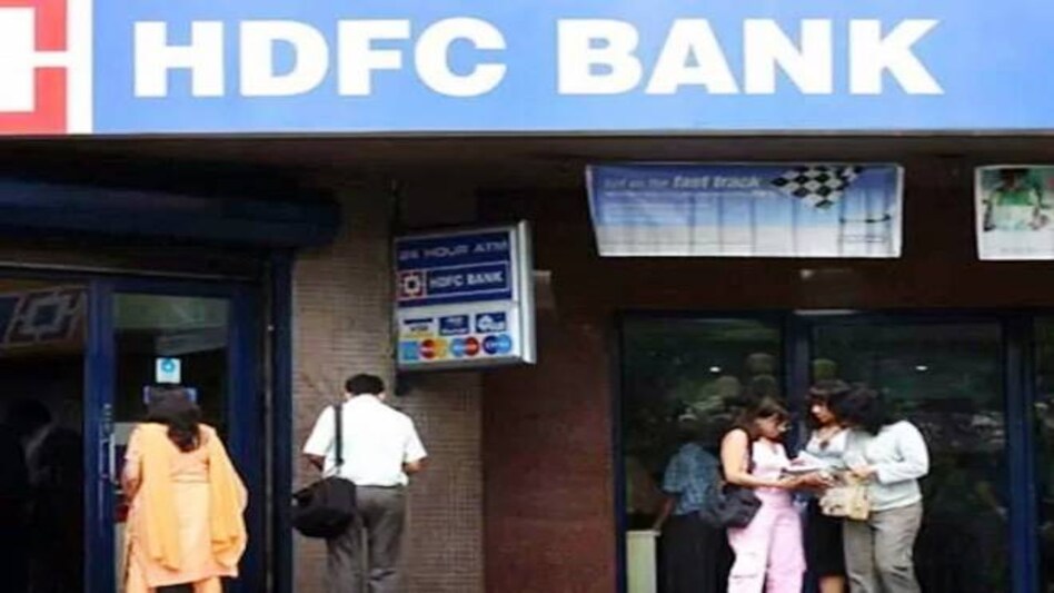 Experian PLC informed the RBI in July about the delay on HDFC bank's part in providing it with the details of its loans Experian PLC informed the RBI in July about the delay on HDFC bank's part in providing it with the details of its loans