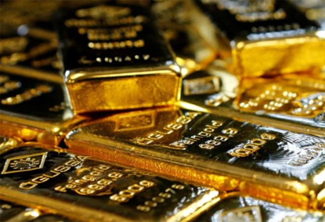 Experts are also of the opinion that retail gold buyers and small investors should invest in Gold ETFs Experts are also of the opinion that retail gold buyers and small investors should invest in Gold ETFs