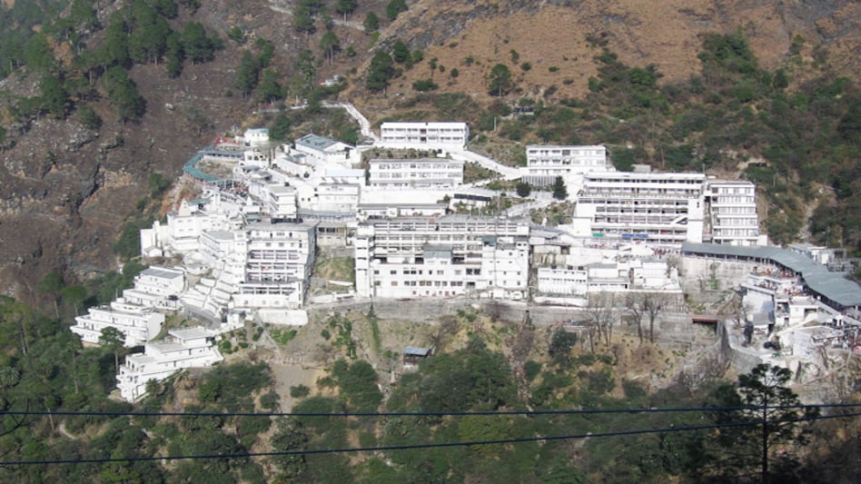 Vaishno Devi temple yatra resumes: Booking and sitting of pilgrims in the Atka Aarti area and Shradha Suman Vishesh Pooja will not be allowed till further orders Vaishno Devi temple yatra resumes: Booking and sitting of pilgrims in the Atka Aarti area and Shradha Suman Vishesh Pooja will not be allowed till further orders