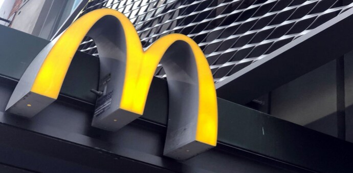 More than 90% of McDonald's 14,400 U.S. restaurants were recently operated by about 1,600 franchisees More than 90% of McDonald's 14,400 U.S. restaurants were recently operated by about 1,600 franchisees