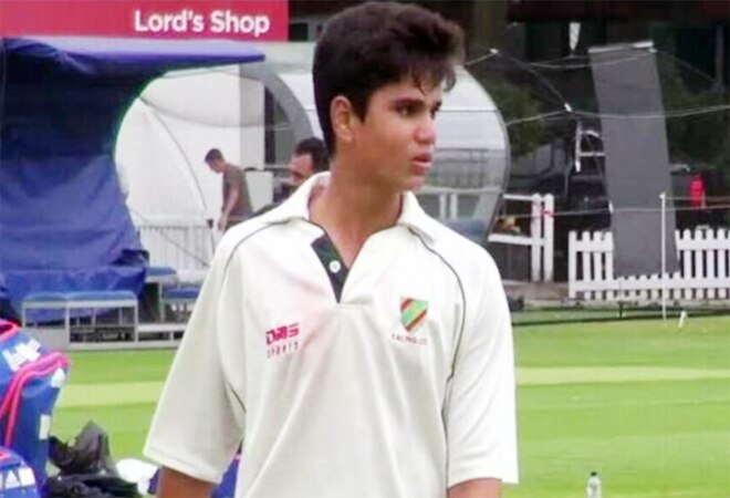 IPL 2020: Arjun Tendulkar wows internet with his post-workout, eight-pack abs picture