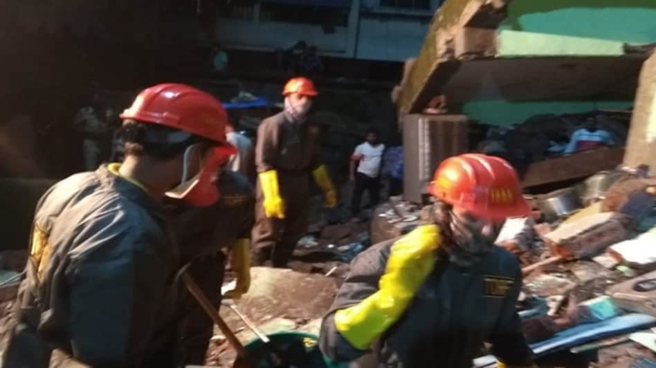 Bhiwandi building collapses, killing 8 Bhiwandi building collapses, killing 8