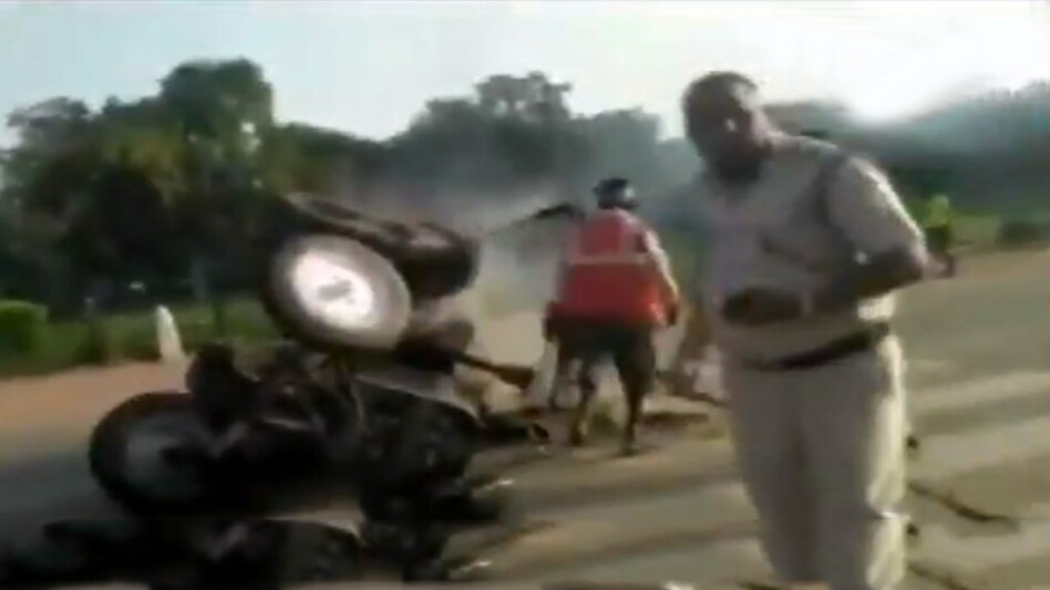 Farmers protests Delhi: This incident took place at 07:42 am and two fire tenders were sent to the spot Farmers protests Delhi: This incident took place at 07:42 am and two fire tenders were sent to the spot