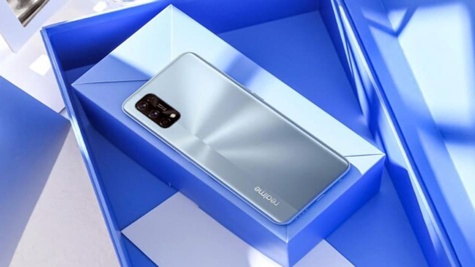 Realme 7 Pro has a 65W SuperDart fast charging feature Realme 7 Pro has a 65W SuperDart fast charging feature