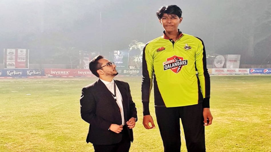 Mudassir Gujjar, who comes from Lahore and is part of the Lahore Qalandars development programme in PSL, is 7 feet 6 inches tall (Image courtesy: Twitter) Mudassir Gujjar, who comes from Lahore and is part of the Lahore Qalandars development programme in PSL, is 7 feet 6 inches tall (Image courtesy: Twitter)
