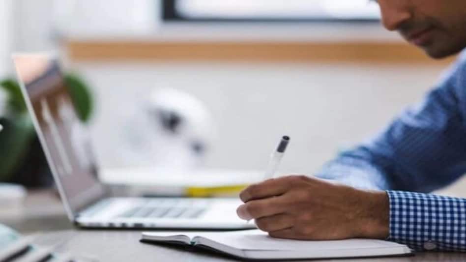 IIM CAT 2020 will be conducted in three sessions and the test duration has been revised from 180 minutes to 120 minutes IIM CAT 2020 will be conducted in three sessions and the test duration has been revised from 180 minutes to 120 minutes