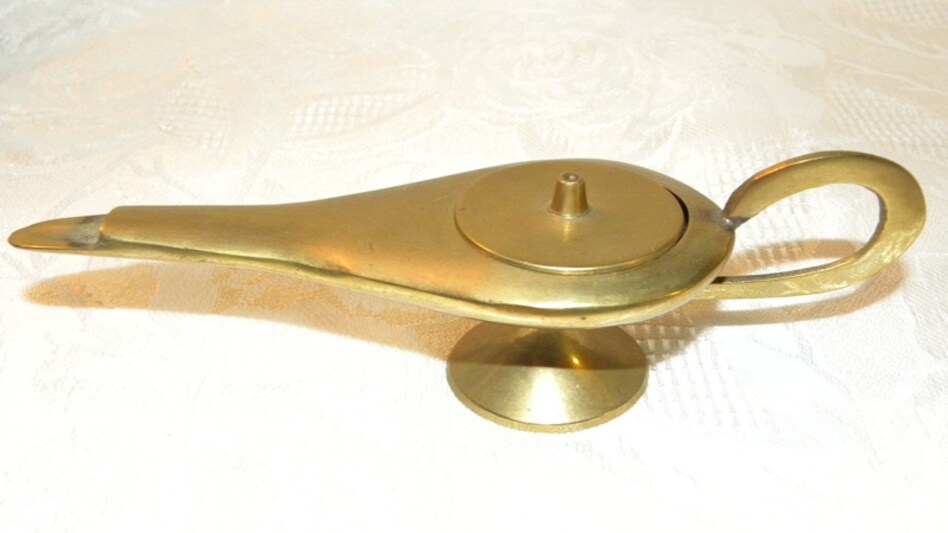 According to the doctor, the accused told him that the 'Aladdin ka chirag' would bring wealth, health and good fortune According to the doctor, the accused told him that the 'Aladdin ka chirag' would bring wealth, health and good fortune