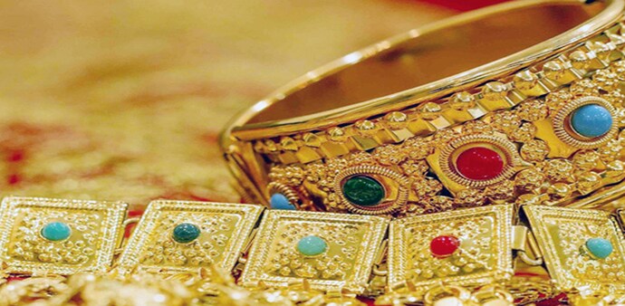 Gold, Silver prices in India on October 13: Silver September Futures traded at Rs 62,417 per kg today, falling Rs 680 over the last close of Rs 63,098 per kg Gold, Silver prices in India on October 13: Silver September Futures traded at Rs 62,417 per kg today, falling Rs 680 over the last close of Rs 63,098 per kg