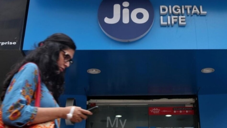 Reliance Jio Rs 222 Disney+ Hotstar VIP plan gets price hike Reliance Jio Rs 222 Disney+ Hotstar VIP plan gets price hike