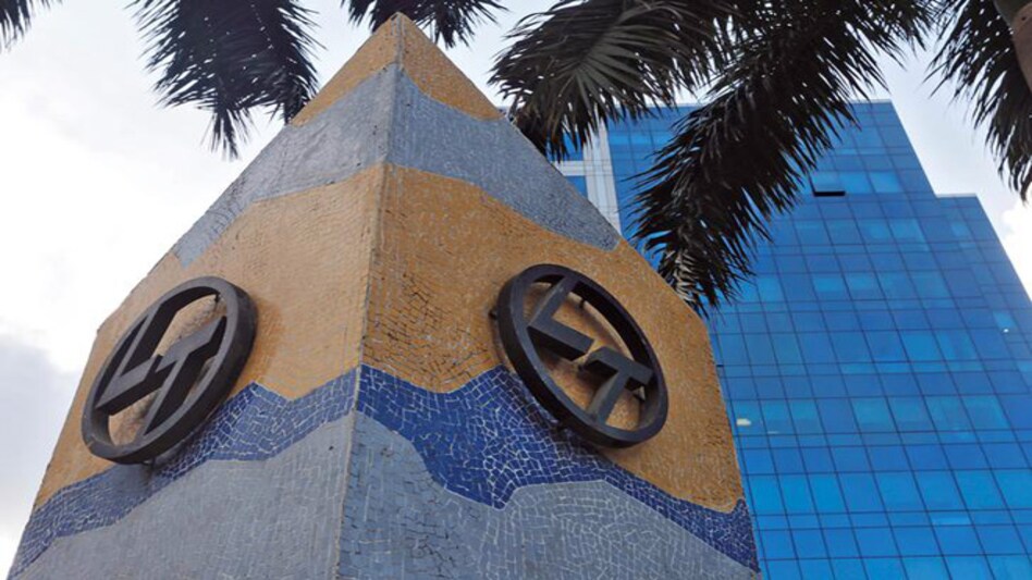 L&T's share price, which rose 10 per cent in the last two weeks, has fallen by 5 per cent to Rs 934 on Thursday after the result L&T's share price, which rose 10 per cent in the last two weeks, has fallen by 5 per cent to Rs 934 on Thursday after the result