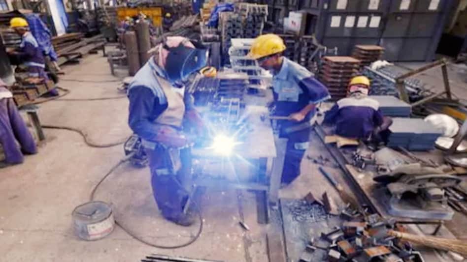 Labour unions say unless Centre sets aside its plans to corporatise OFB, there is no possibility of an agreement before October 12 Labour unions say unless Centre sets aside its plans to corporatise OFB, there is no possibility of an agreement before October 12