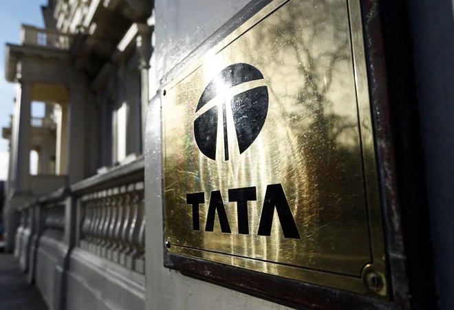 Tata group has already announced its plans to launch an e-commerce app to take on Amazon and RIL in December Tata group has already announced its plans to launch an e-commerce app to take on Amazon and RIL in December