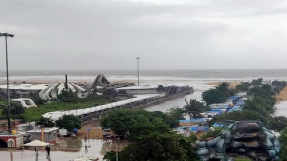 Cyclone Nivar: Transportation services resume in Tamil Nadu Cyclone Nivar: Transportation services resume in Tamil Nadu
