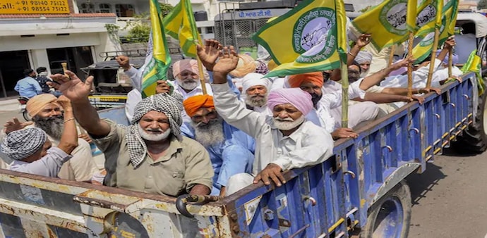 Farmers Protest Today in Delhi Live Updates: Following face-off with police at several places on Thursday, November 26, farmers continued their march, walking through the night and have reached Delhi border now Farmers Protest Today in Delhi Live Updates: Following face-off with police at several places on Thursday, November 26, farmers continued their march, walking through the night and have reached Delhi border now