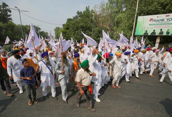 Tomar appealed to protesting farmers to end their stir and come forward for talks Tomar appealed to protesting farmers to end their stir and come forward for talks
