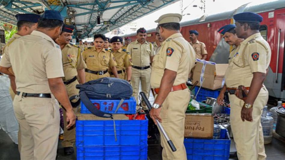 The railway police is deployed to ensure alertness and to carry out checks for Diwali crackers The railway police is deployed to ensure alertness and to carry out checks for Diwali crackers
