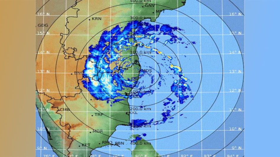 Chennai airport has also resumed operations 12 hours after it was closed Chennai airport has also resumed operations 12 hours after it was closed