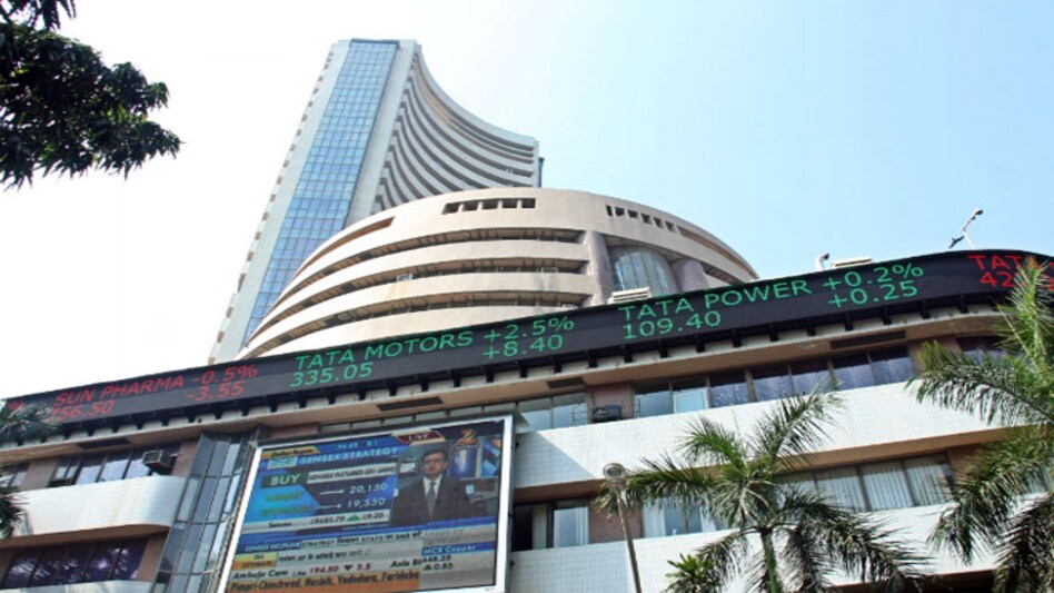 Reliance Industries biggest loser as nine of top 10 firms lose Rs 1.63 lakh crore Reliance Industries biggest loser as nine of top 10 firms lose Rs 1.63 lakh crore