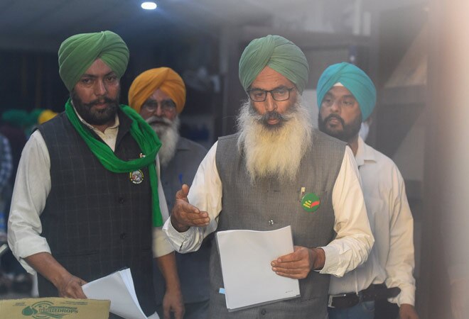 Farmers reject fresh govt proposals, say march to Delhi to continue