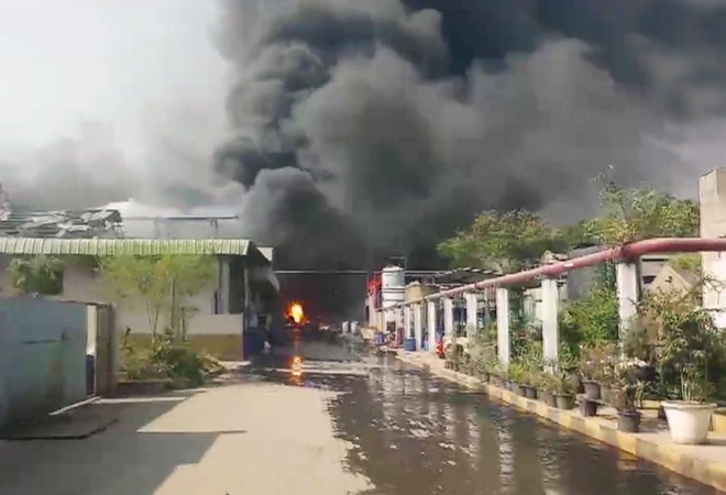 8 hurt as massive fire breaks out at Hyderabad chemical factory 8 hurt as massive fire breaks out at Hyderabad chemical factory