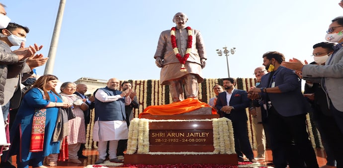 Home Minister Amit Shah unveils Arun Jaitley's statue at DDCA Home Minister Amit Shah unveils Arun Jaitley's statue at DDCA
