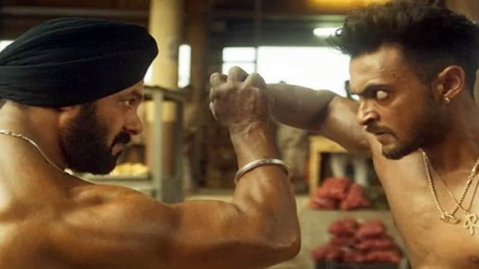 In the clip shared by Salman Khan, he and Aayush are engaged in an intense fight sequence (Source: Instagram) In the clip shared by Salman Khan, he and Aayush are engaged in an intense fight sequence (Source: Instagram)