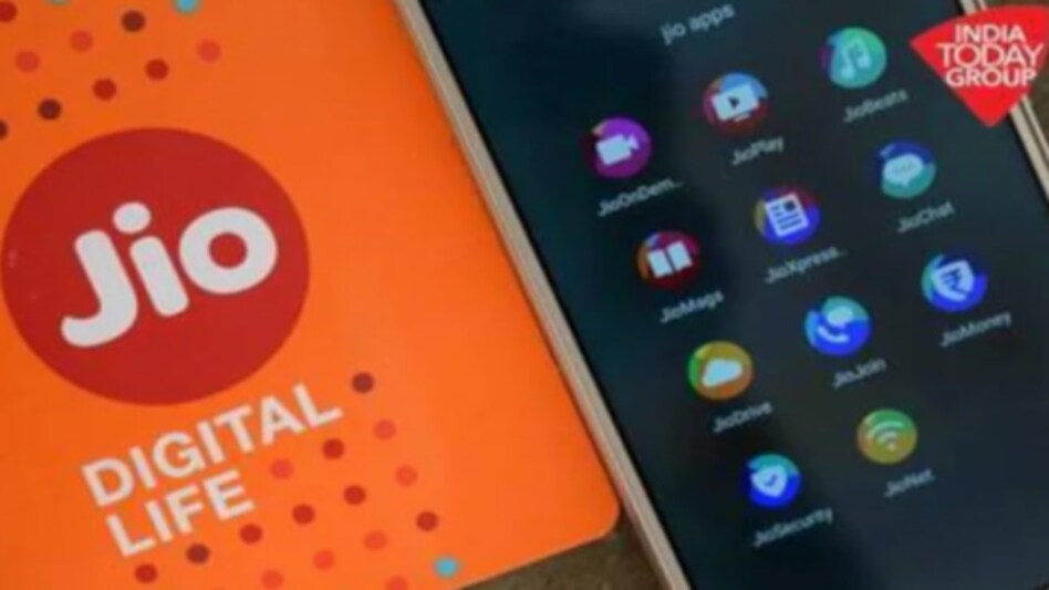 Reliance set to relaunch 4G feature JioPhone in the first quarter of 2021 Reliance set to relaunch 4G feature JioPhone in the first quarter of 2021