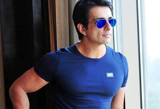 Sonu Sood has also engaged in philanthropic activities during the lockdown Sonu Sood has also engaged in philanthropic activities during the lockdown