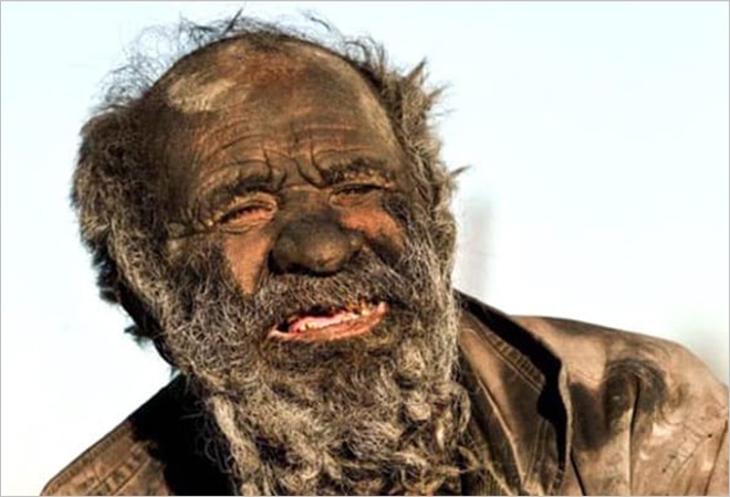 Meet the world's 'dirtiest' man who hasn't showered in 65 years Meet the world's 'dirtiest' man who hasn't showered in 65 years