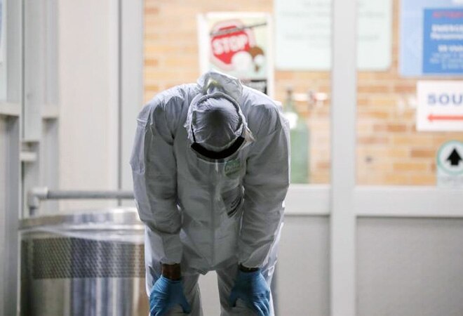 Coronavirus vaccine: Mexican doctor hospitalised after shot Coronavirus vaccine: Mexican doctor hospitalised after shot