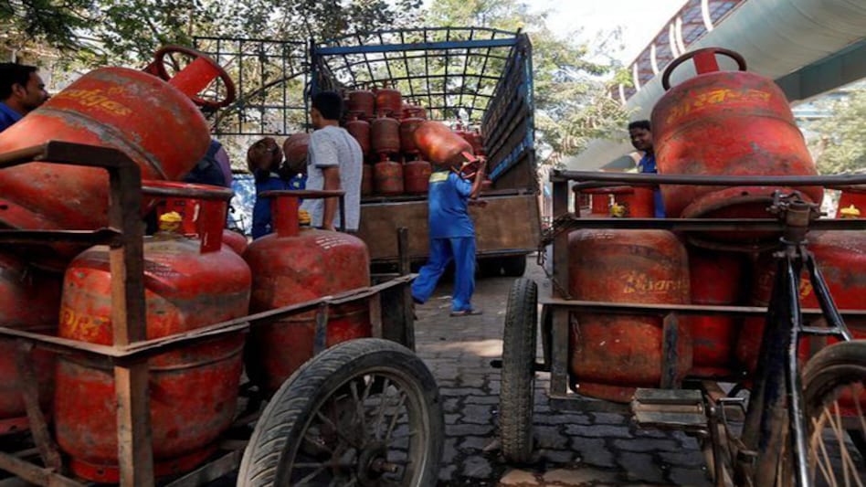 Customers can now book LPG cylinders with a missed call; check out how Customers can now book LPG cylinders with a missed call; check out how