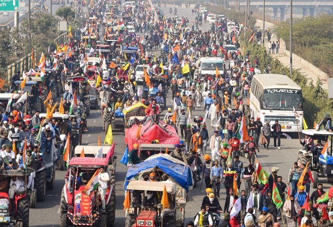 Disassociating themselves from Tuesday's violence, farmers' unions have expressed their determination that they will continue with their protests themselves Disassociating themselves from Tuesday's violence, farmers' unions have expressed their determination that they will continue with their protests themselves