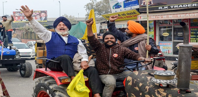 Farmers' protest turn violent in Delhi Farmers' protest turn violent in Delhi