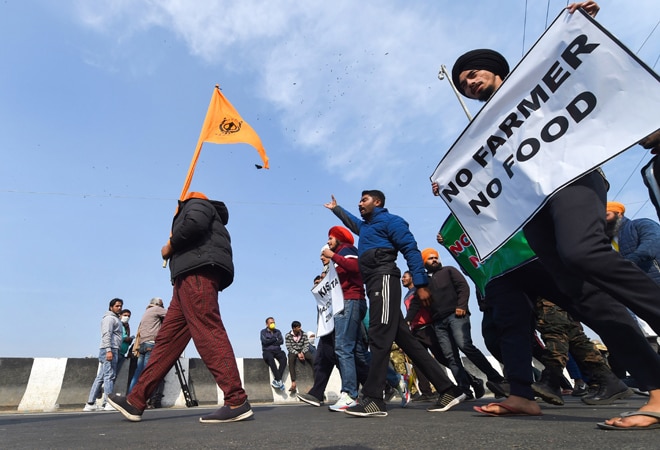 Farmers' protest Thousands march to Mumbai, Sharad Pawar likely to