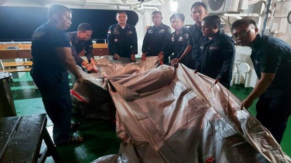 Debris of missing Indonesian Sriwijaya Air plane with 62 people onboard found Debris of missing Indonesian Sriwijaya Air plane with 62 people onboard found