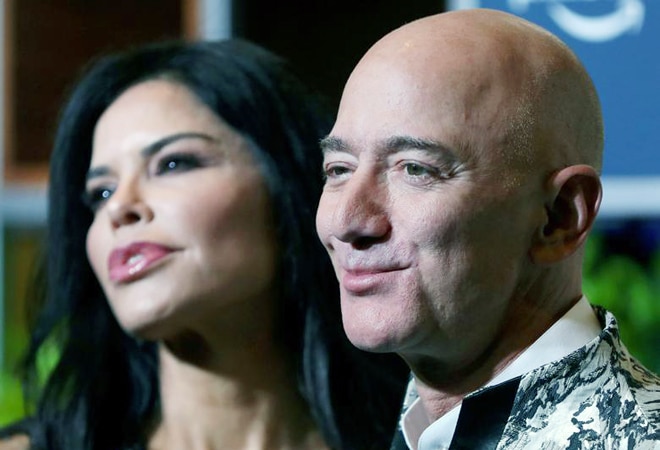 Jeff Bezos with girlfriend Lauren Sancez Jeff Bezos with girlfriend Lauren Sancez