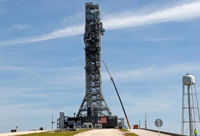 Nasa's Boeing moon rocket cuts short 'once-in-a-generation' ground test Nasa's Boeing moon rocket cuts short 'once-in-a-generation' ground test