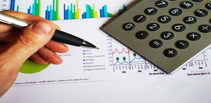 As Indian IT companies gear to announce their third-quarter earnings of the current fiscal, industry experts believe that the October-December results will be best in a decade As Indian IT companies gear to announce their third-quarter earnings of the current fiscal, industry experts believe that the October-December results will be best in a decade