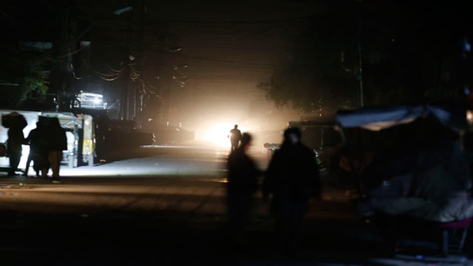 Blackout in Pakistan: The power blackout was reported across cities like Karachi, Rawalpindi, Islamabad, Multan, Lahore and others shortly before midnight Blackout in Pakistan: The power blackout was reported across cities like Karachi, Rawalpindi, Islamabad, Multan, Lahore and others shortly before midnight