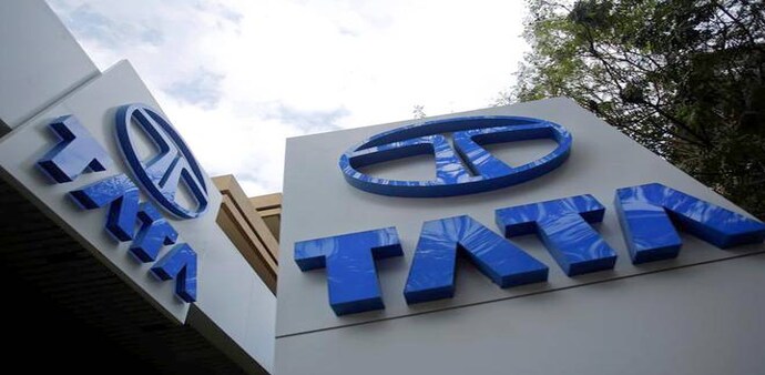On a standalone basis, Tata Motors narrowed its loss to Rs 638 crore from Rs 1,040 crore in October-December quarter a year ago. On a standalone basis, Tata Motors narrowed its loss to Rs 638 crore from Rs 1,040 crore in October-December quarter a year ago.