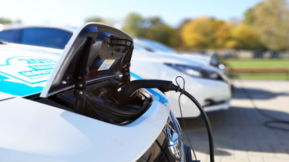 Under the Delhi Electric Vehicle Policy launched in August 2020, almost 6,000 electric vehicles have been rolled out on Delhi Roads, according to the CM Kejriwal government Under the Delhi Electric Vehicle Policy launched in August 2020, almost 6,000 electric vehicles have been rolled out on Delhi Roads, according to the CM Kejriwal government