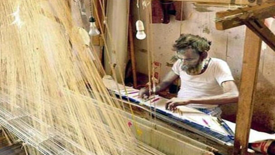 The Indian textile industry, which employs 4.5 crore people, also includes 35.22 lakh handloom weavers The Indian textile industry, which employs 4.5 crore people, also includes 35.22 lakh handloom weavers