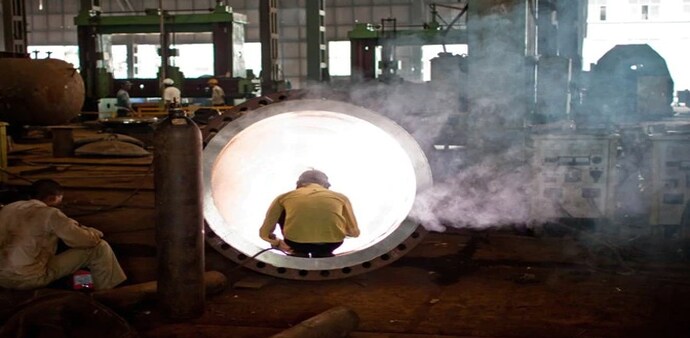 Electricity sector output grew 5.1 per cent in December, while manufacturing also registered a 1.6 per cent growth. Electricity sector output grew 5.1 per cent in December, while manufacturing also registered a 1.6 per cent growth.