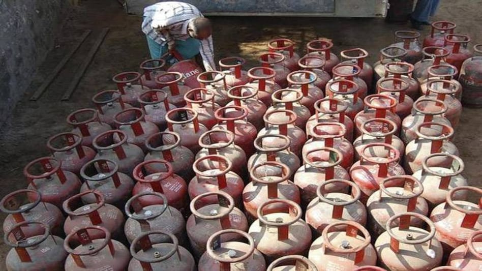 Latest LPG cylinder price: Before this, prices of non-subsidised LPG cylinders were hiked by Rs 25 per cylinder in metro cities on February 4 Latest LPG cylinder price: Before this, prices of non-subsidised LPG cylinders were hiked by Rs 25 per cylinder in metro cities on February 4