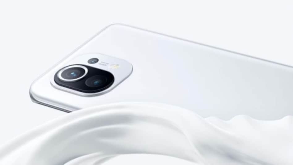 Mi 11 was the first smartphone to be powered by Qualcomm Snapdragon 888 SoC. Mi 11 was the first smartphone to be powered by Qualcomm Snapdragon 888 SoC.