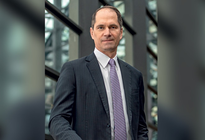 John Bayne, Senior Vice President and General Manager, Mobile Consumer Electronics, Corning Incorporated John Bayne, Senior Vice President and General Manager, Mobile Consumer Electronics, Corning Incorporated