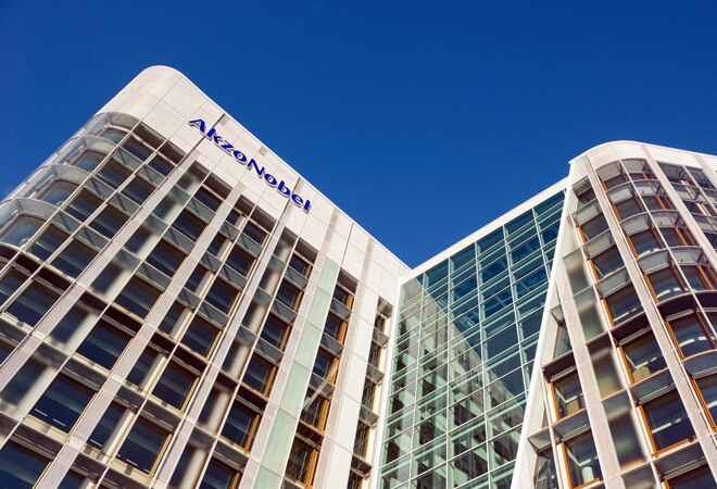 AkzoNobel trains women to become painters AkzoNobel trains women to become painters