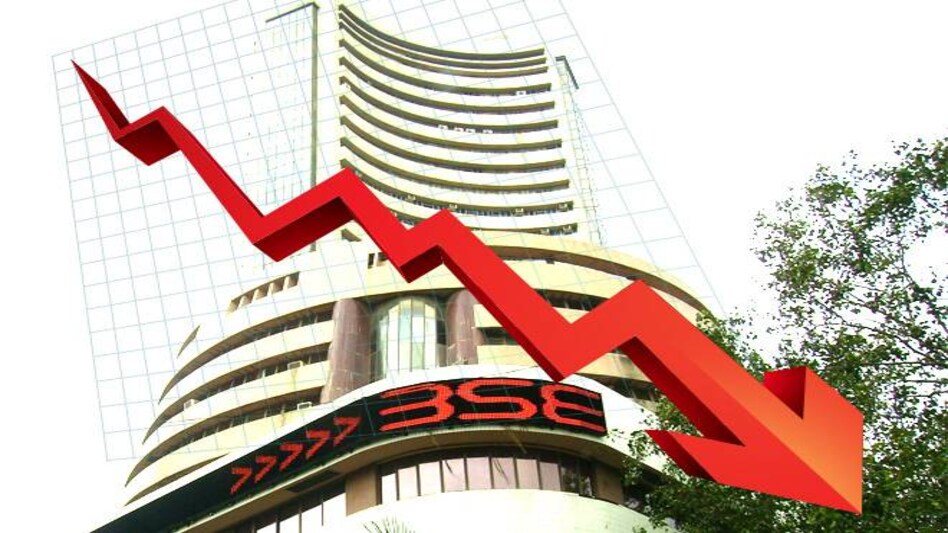 On Sensex, HDFC, L&T, SBI, Axis Bank, Bajaj FinServ and HDFC Bank were the top losers, falling up to 2.62 per cent On Sensex, HDFC, L&T, SBI, Axis Bank, Bajaj FinServ and HDFC Bank were the top losers, falling up to 2.62 per cent